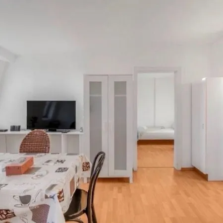 Ideale Messe L 6 Einzelbetten L Zentrale Lage Apartamento