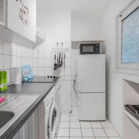 Ideale Messe L 6 Einzelbetten L Zentrale Lage *